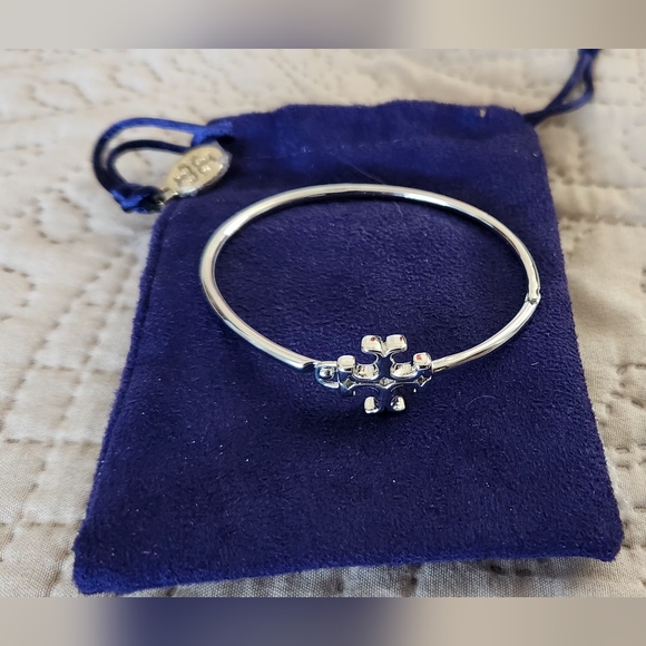 NWOT Tory Burch Eleanor Hinged 18K Plated Bracelet - Picture 4 of 4